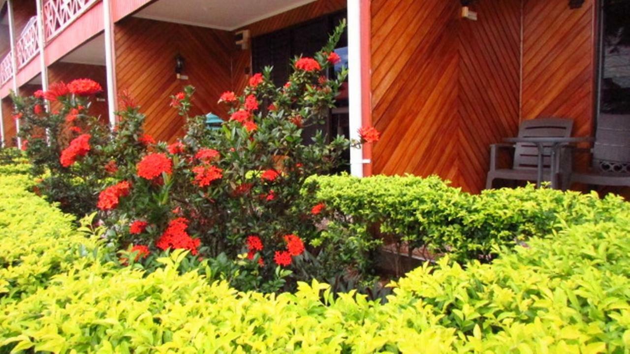 Wailoaloa Beach Resort Nadi Exterior foto